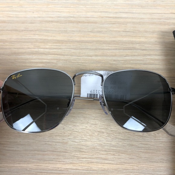 NWT Ray-Ban Gunmetal Aviators RB385751 - Picture 5 of 11